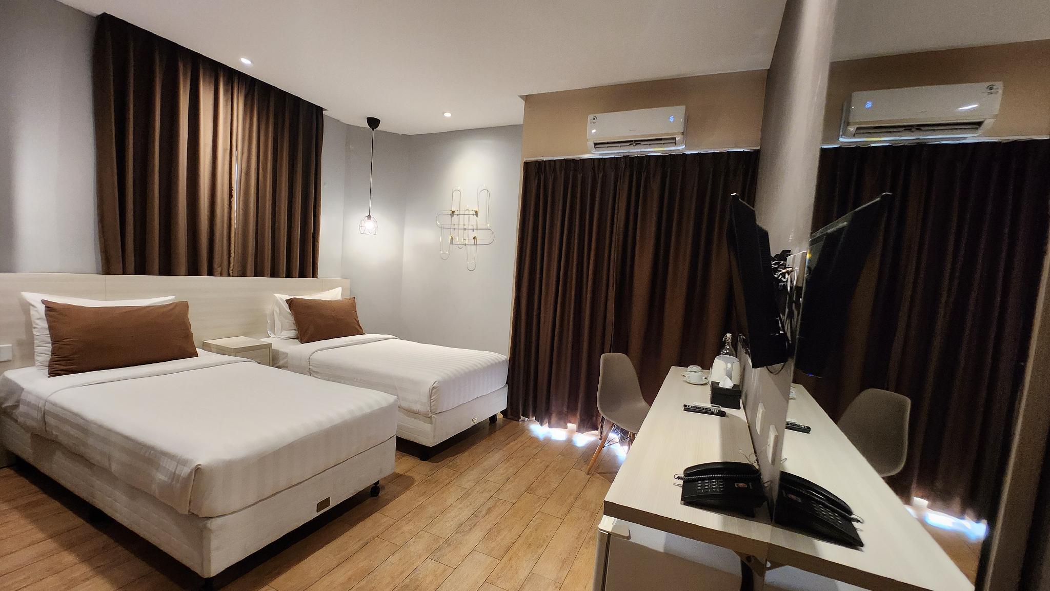 Renovated, Twin Beds