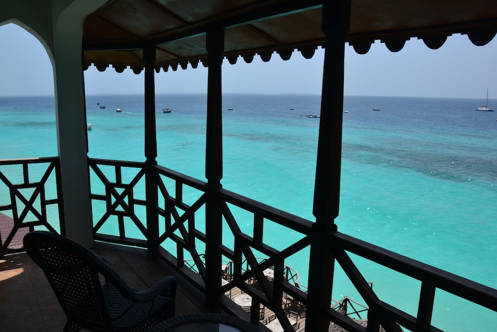 Langi Langi Beach Bungalows 17/47