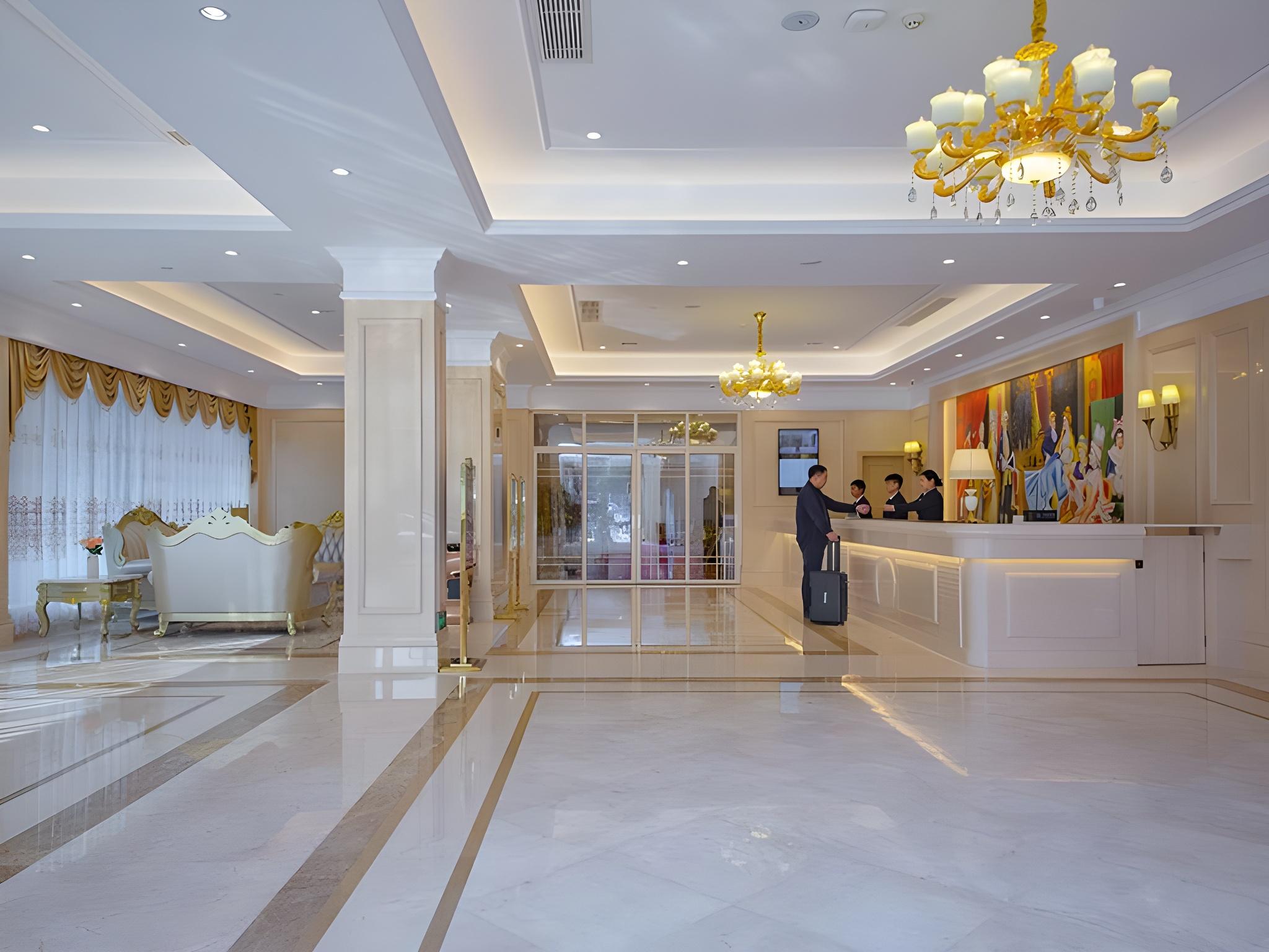 Vienna International Hotel (Optics Valley Plaza, Wuhan) 9/29