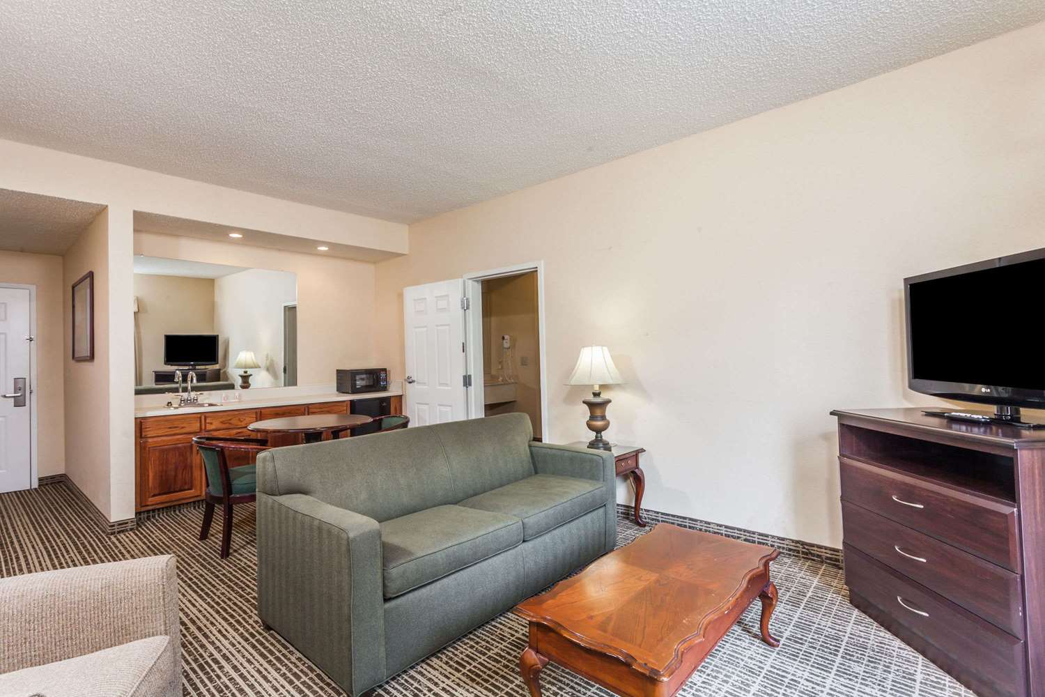 Baymont By Wyndham Columbia Maury 16/28