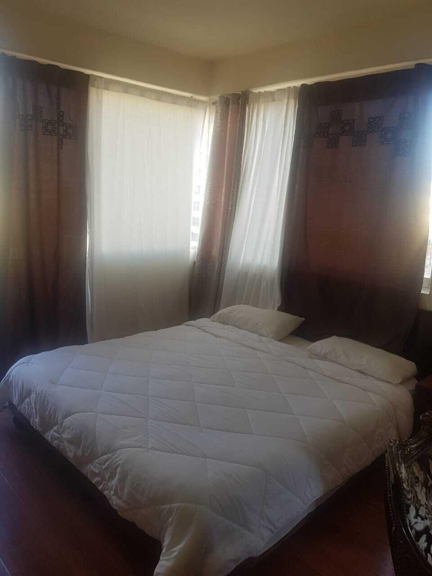 Standard, Single, Queen Bed