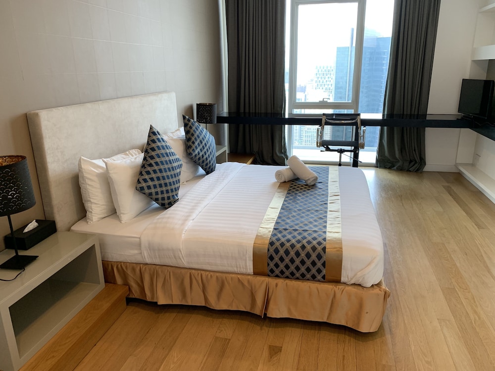 Platinum Service Suite at The Face 20/68