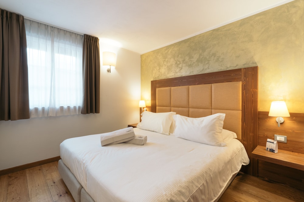 SUITE, QUADRUPLE