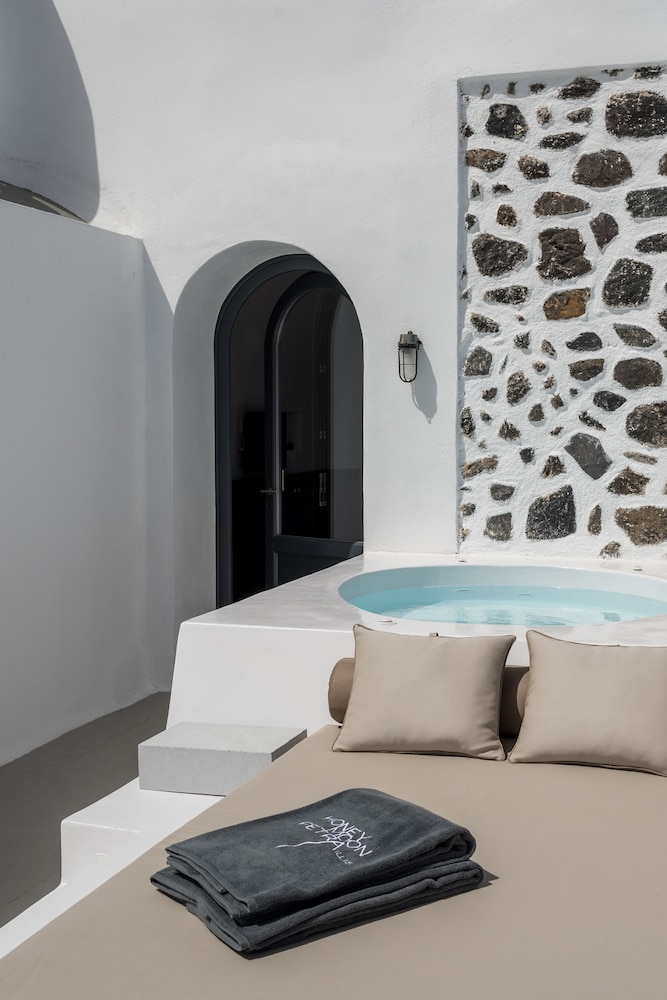 Honeymoon Petra Villas 24/66
