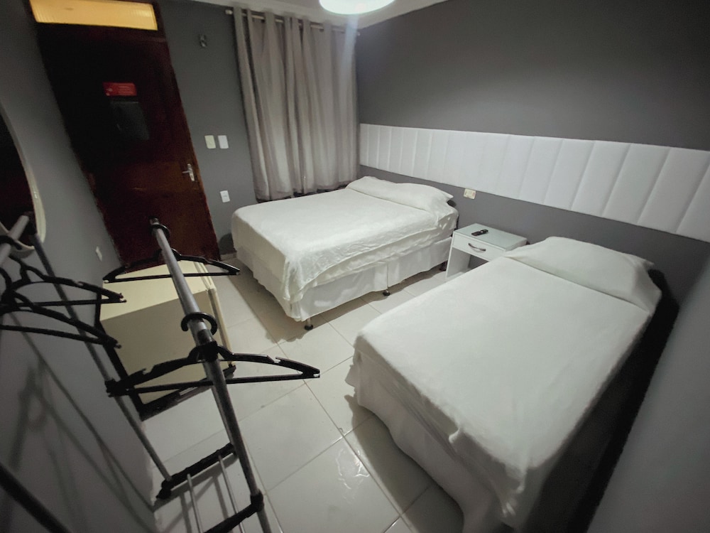 HOTEL 5 SOIS 17/50