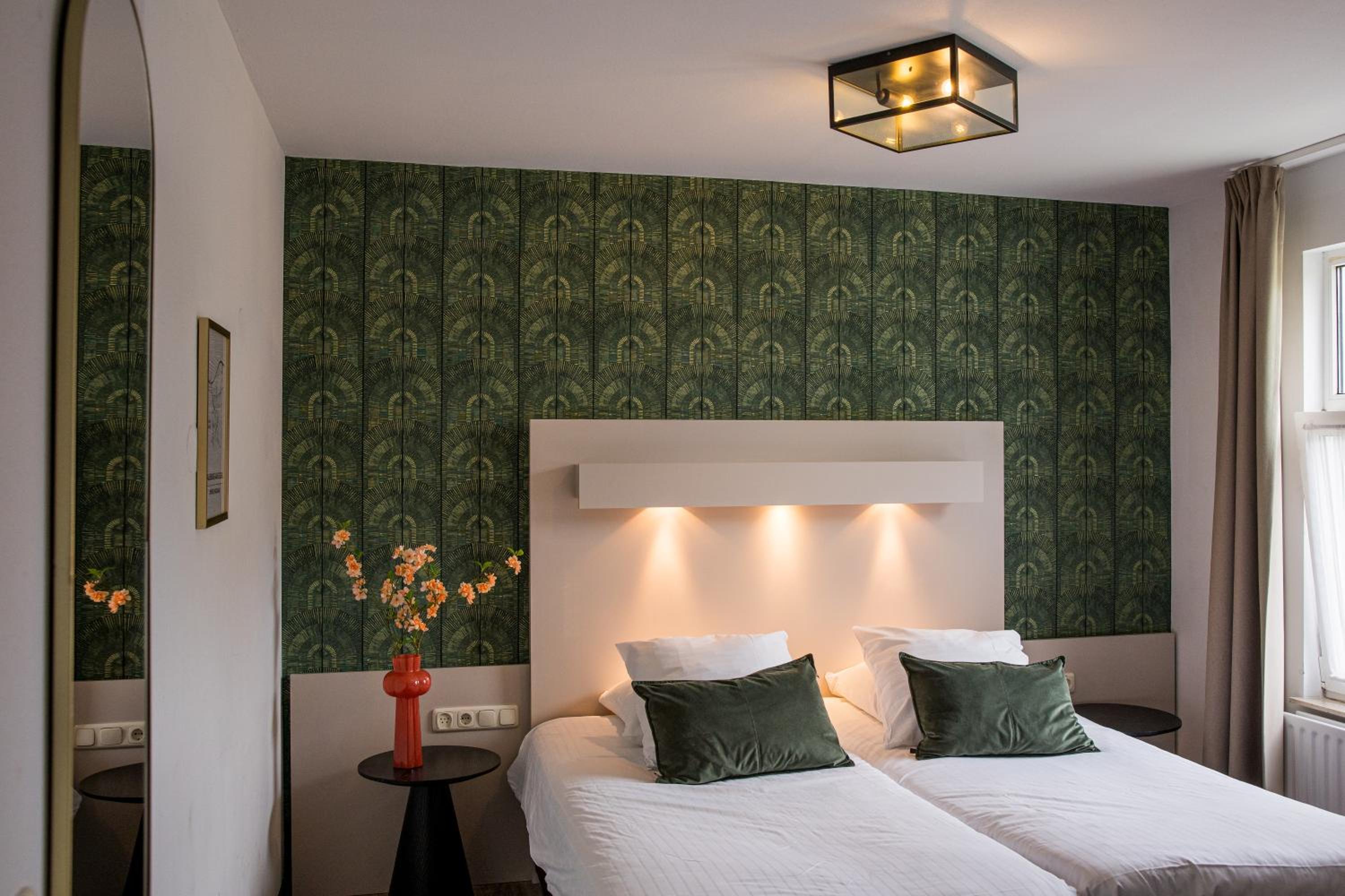 Plus, Twin Beds