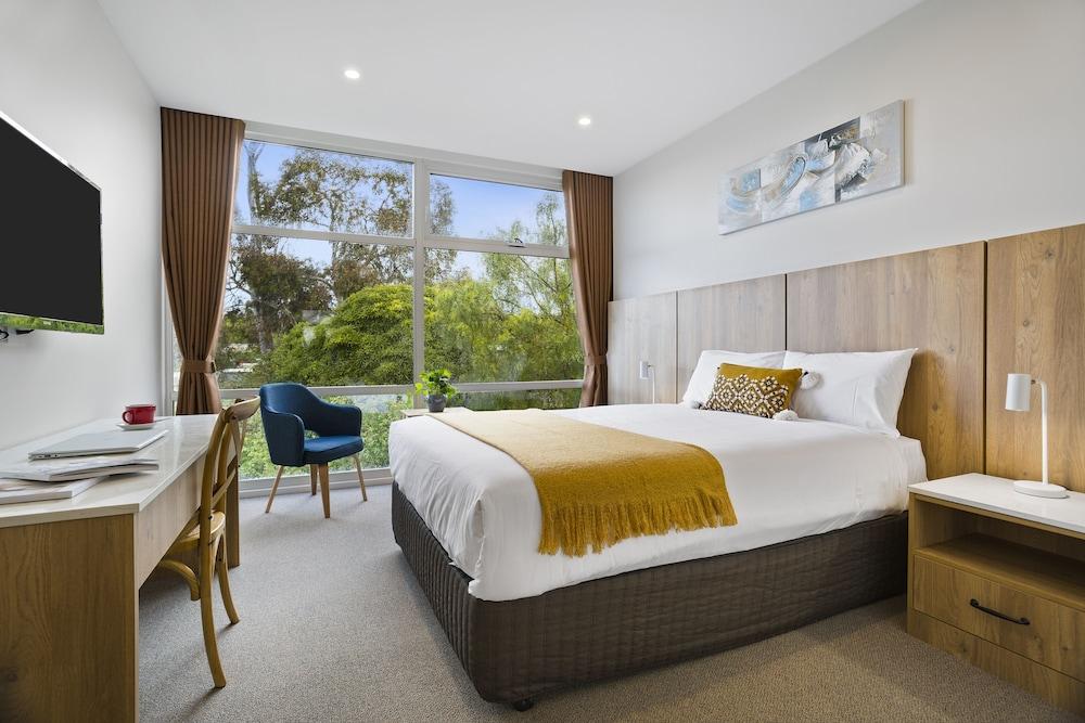 Plus, Single, Queen Bed