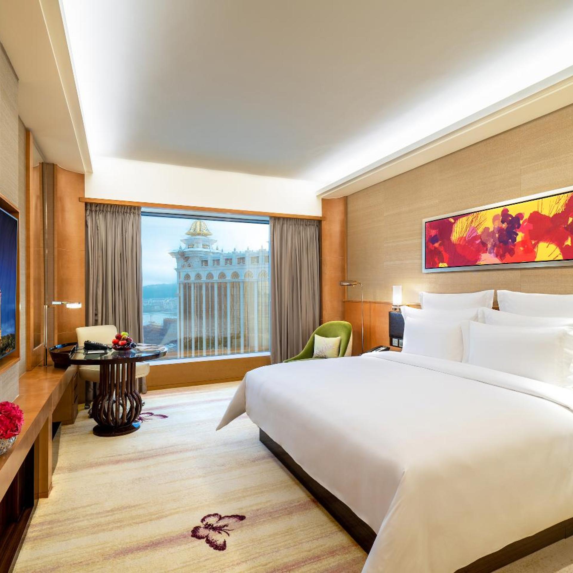Deluxe, King Bed