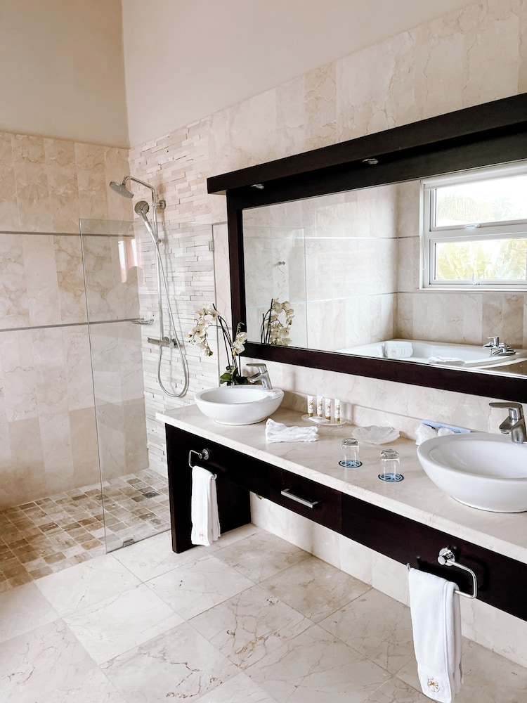 The Cliff 6 Bed Villa - All Inclusive 45/48