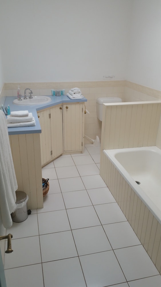 RIVERSDALE ESTATE COTTAGES 38/39