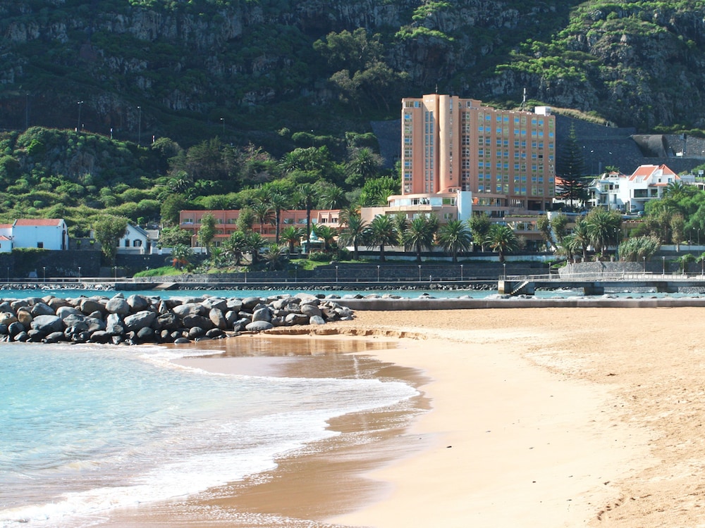 Baia Madeira Hotel - Ocean Beachfront 48/54