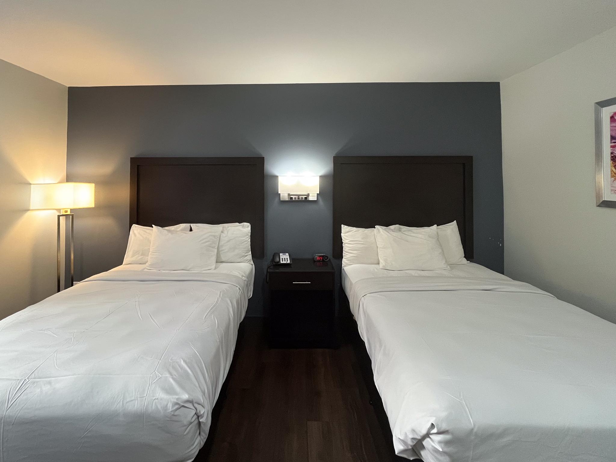2 Full Beds - Non-Smoking, Kitchen