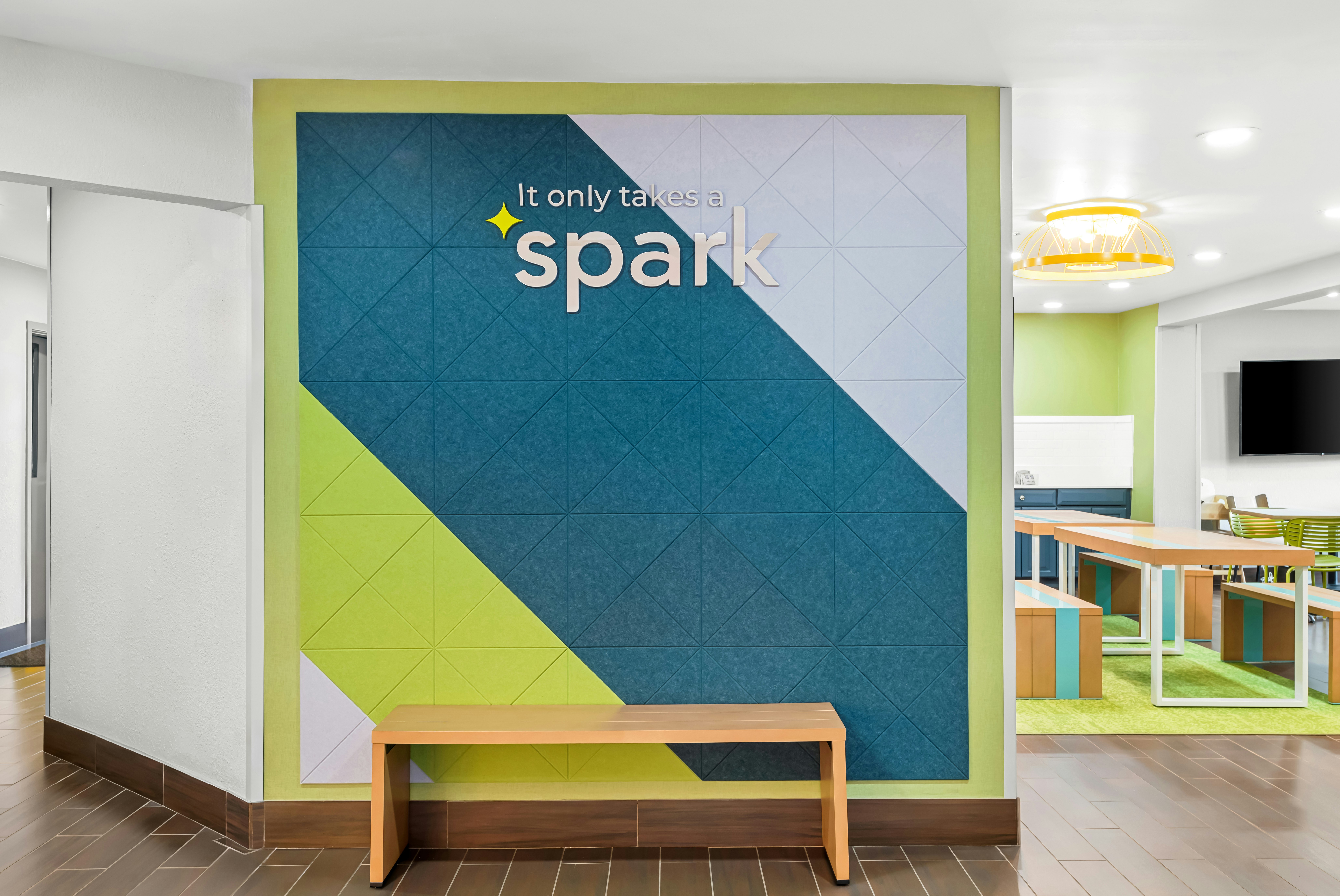 Spark by Hilton Oxford 8/27