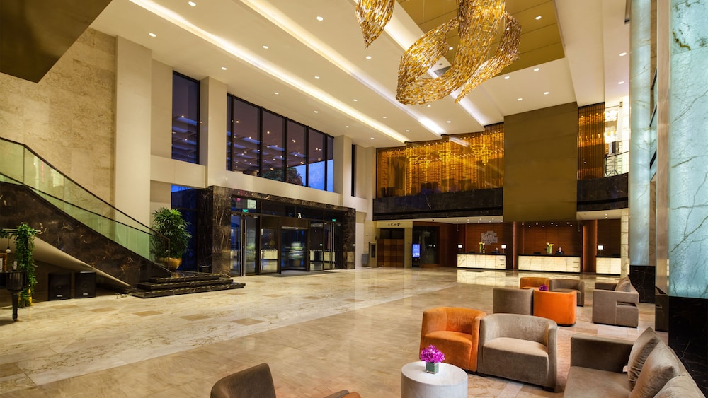 Crowne Plaza Shanghai Jinxiu by IHG 10/74
