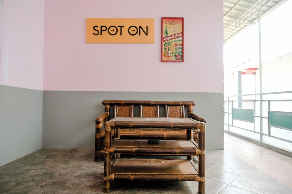 SPOT ON 2046 Villa Hardi 7/26