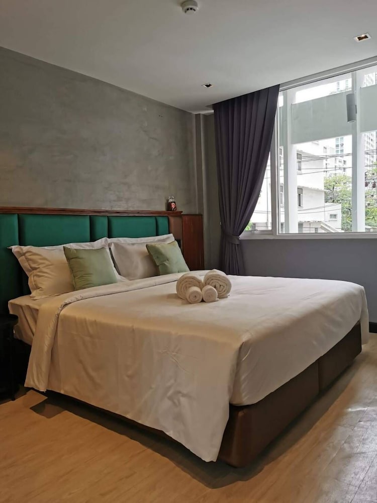 DELUXE, DOUBLE BED, PRIVATE BATHROOM