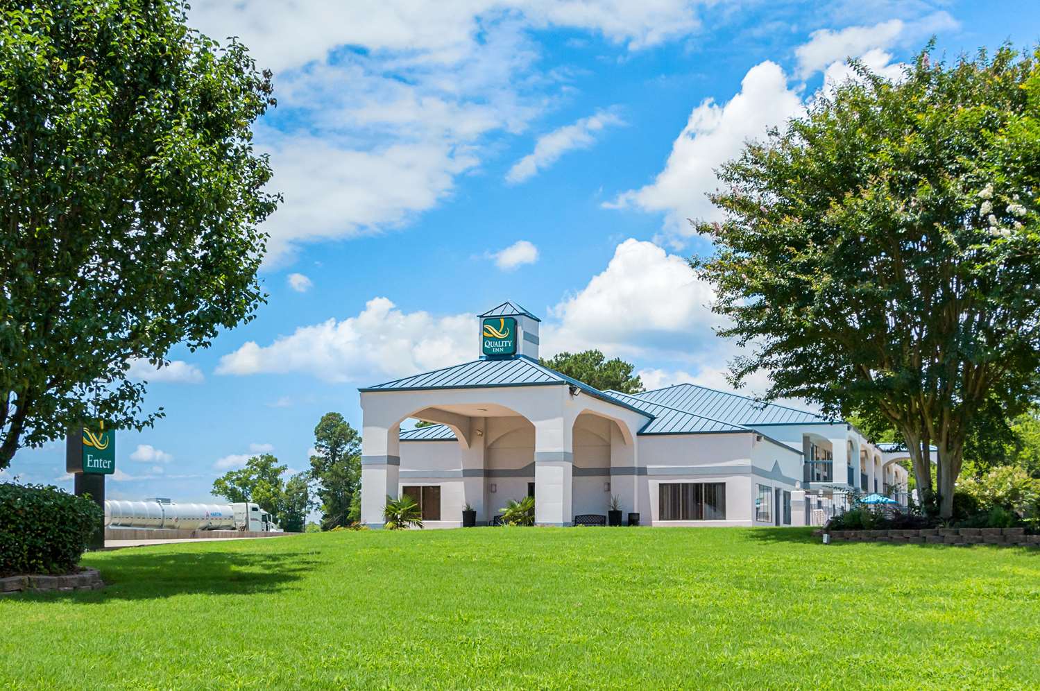Quality Inn Carthage, TX 35/36