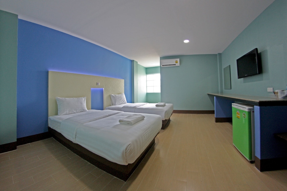 Standard, Twin Beds