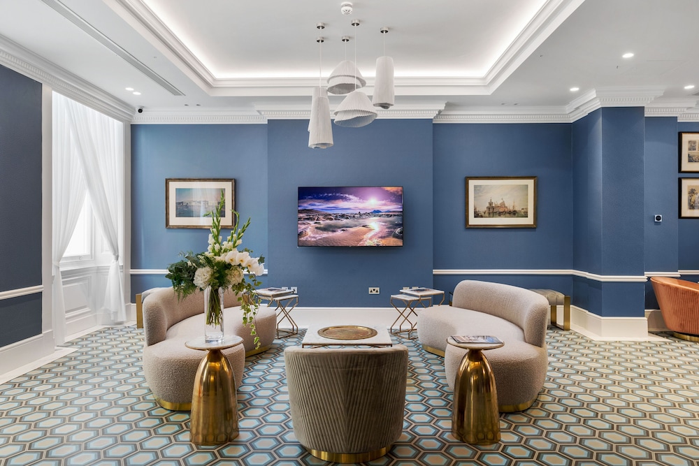 Commodore Hotel London 41/55