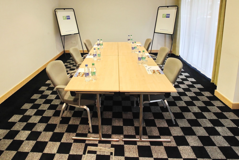 Holiday Inn Express Birmingham Redditch 47/50