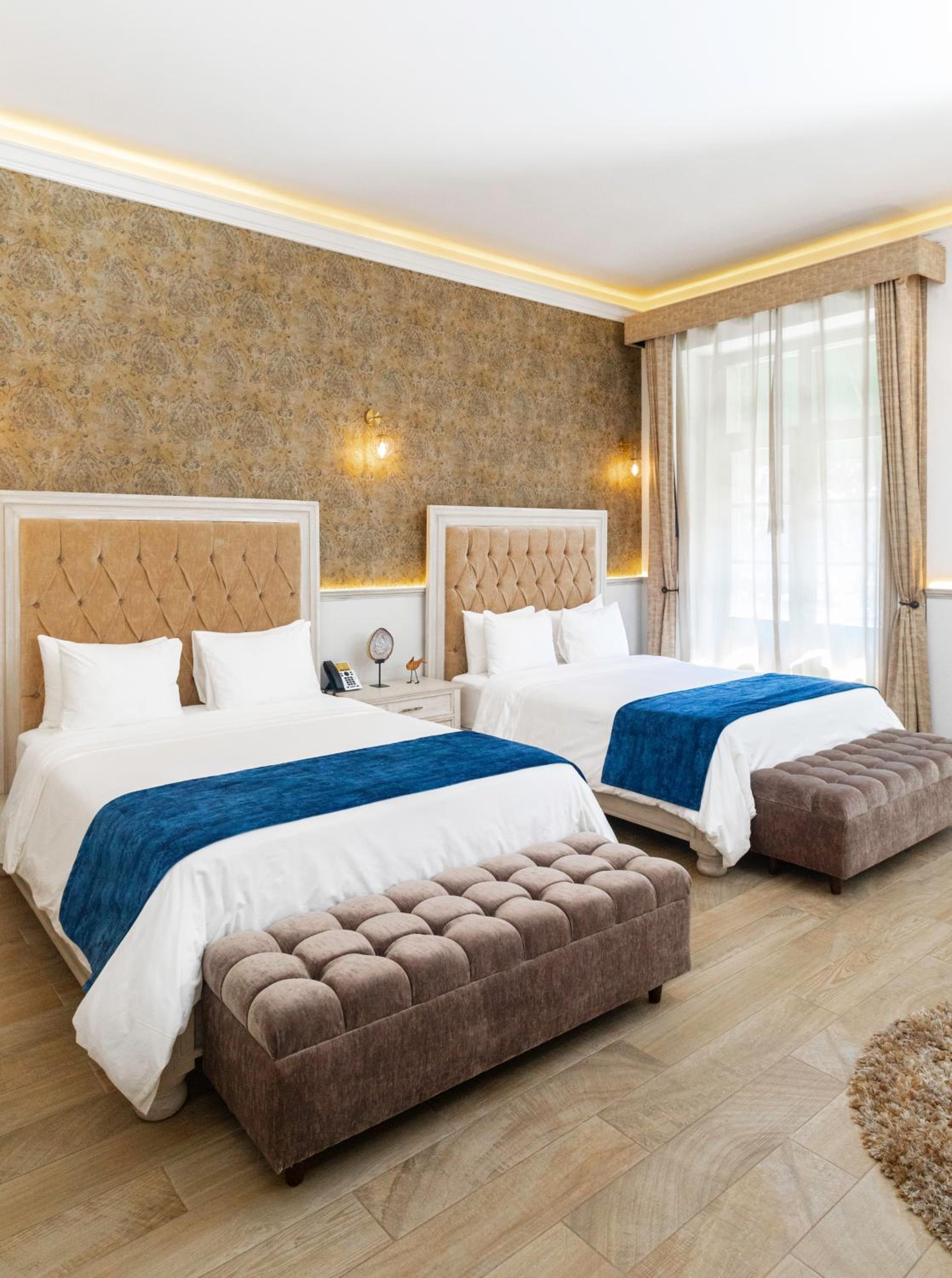 Room, 2 Queen Beds, Cathedral View, Balcony
