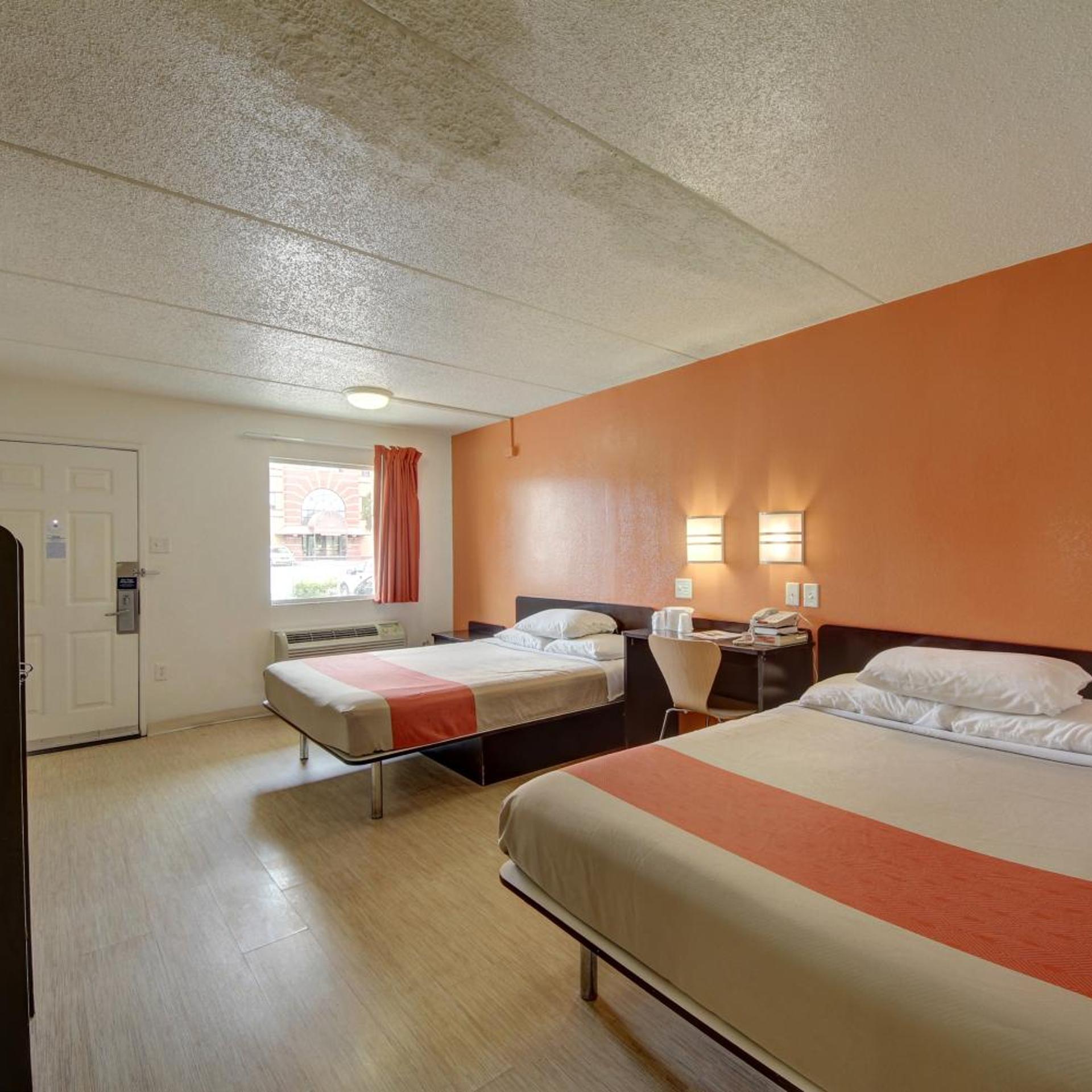 ROOM, KING BED, ACCESSIBLE