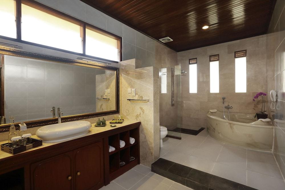 Bali Tropic Resort And Spa 32/72