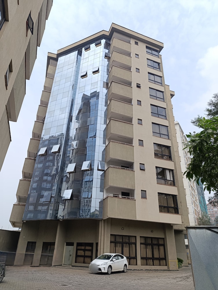 Myra Residences By Trianum 5/95