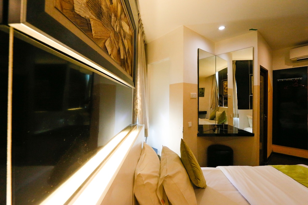 Swing & Pillows at Golden Roof Hotel Ampang, Ipoh 50/62