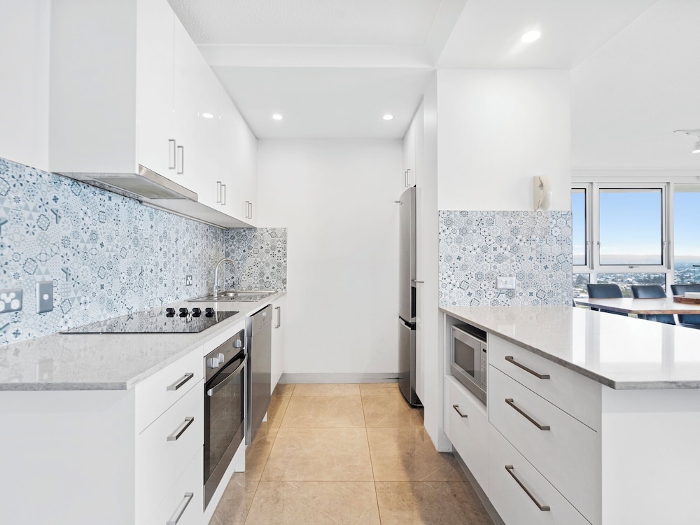 ULTIQA Beach Haven on Broadbeach 6/50