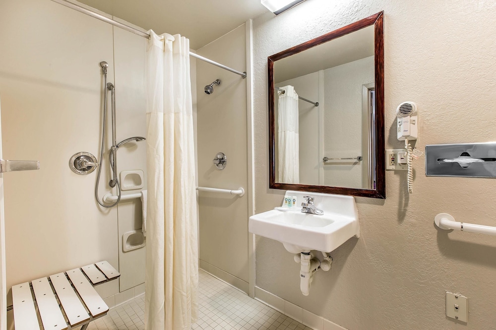 Quality Inn Homewood Birmingham I-65 21/34