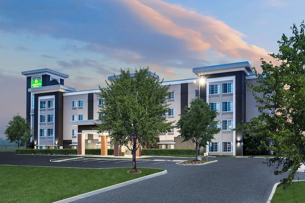 La Quinta Inn & Suites by Wyndham Columbus - Edinburgh 56/59