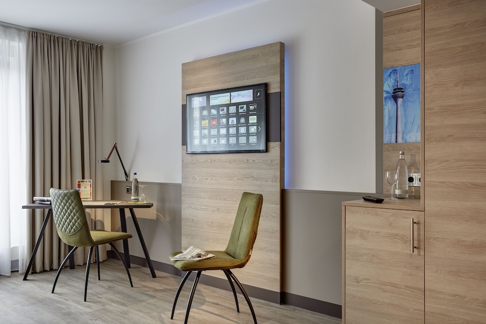 Lindner Hotel Dusseldorf Airport, part of JdV by Hyatt 52/75