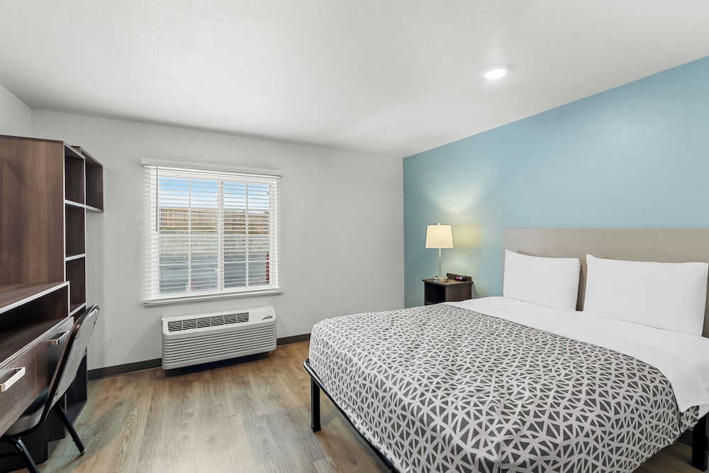 ROOM, QUEEN BED, ACCESSIBLE