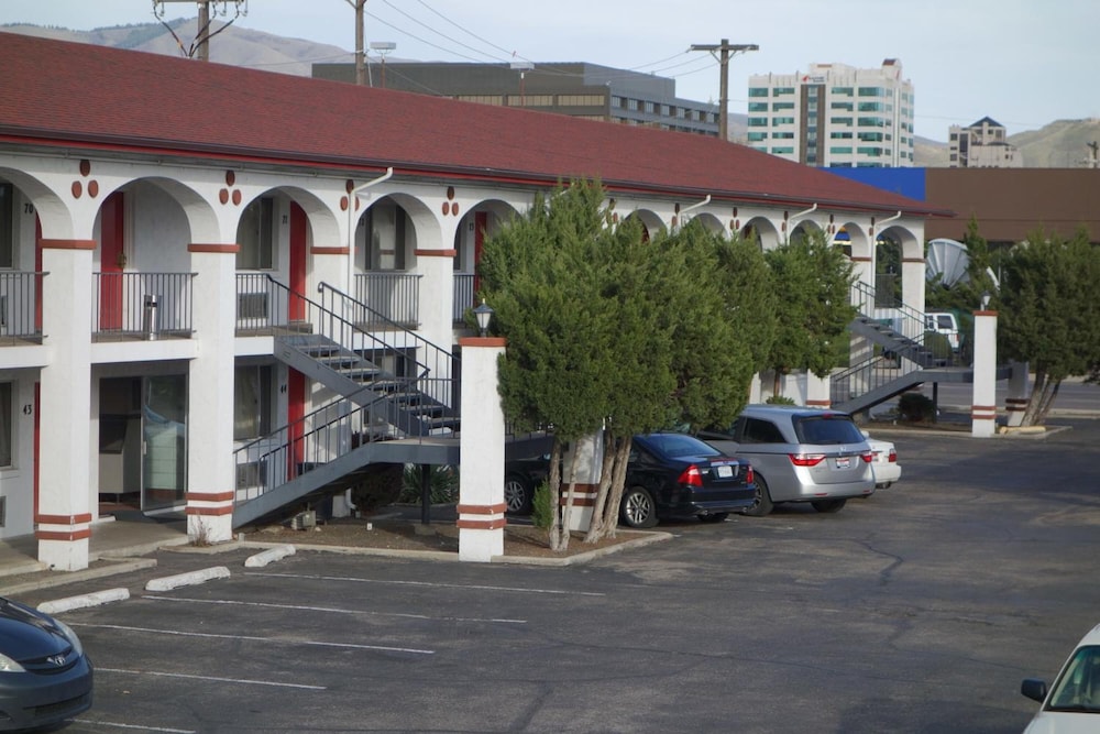Cabana Inn 43/53