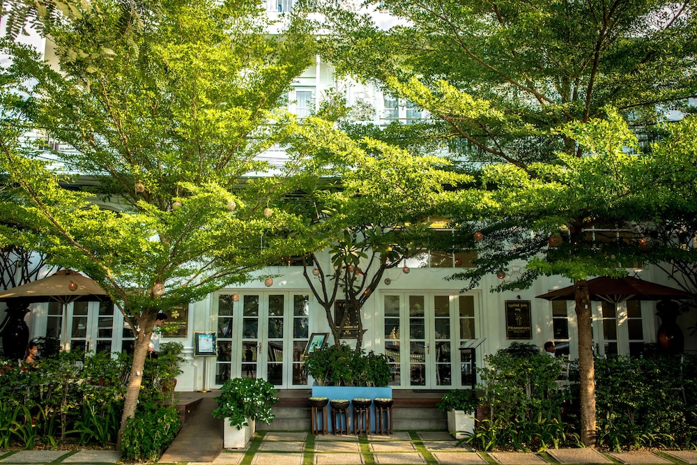 Frangipani Royal Palace Hotel Spa 55/60