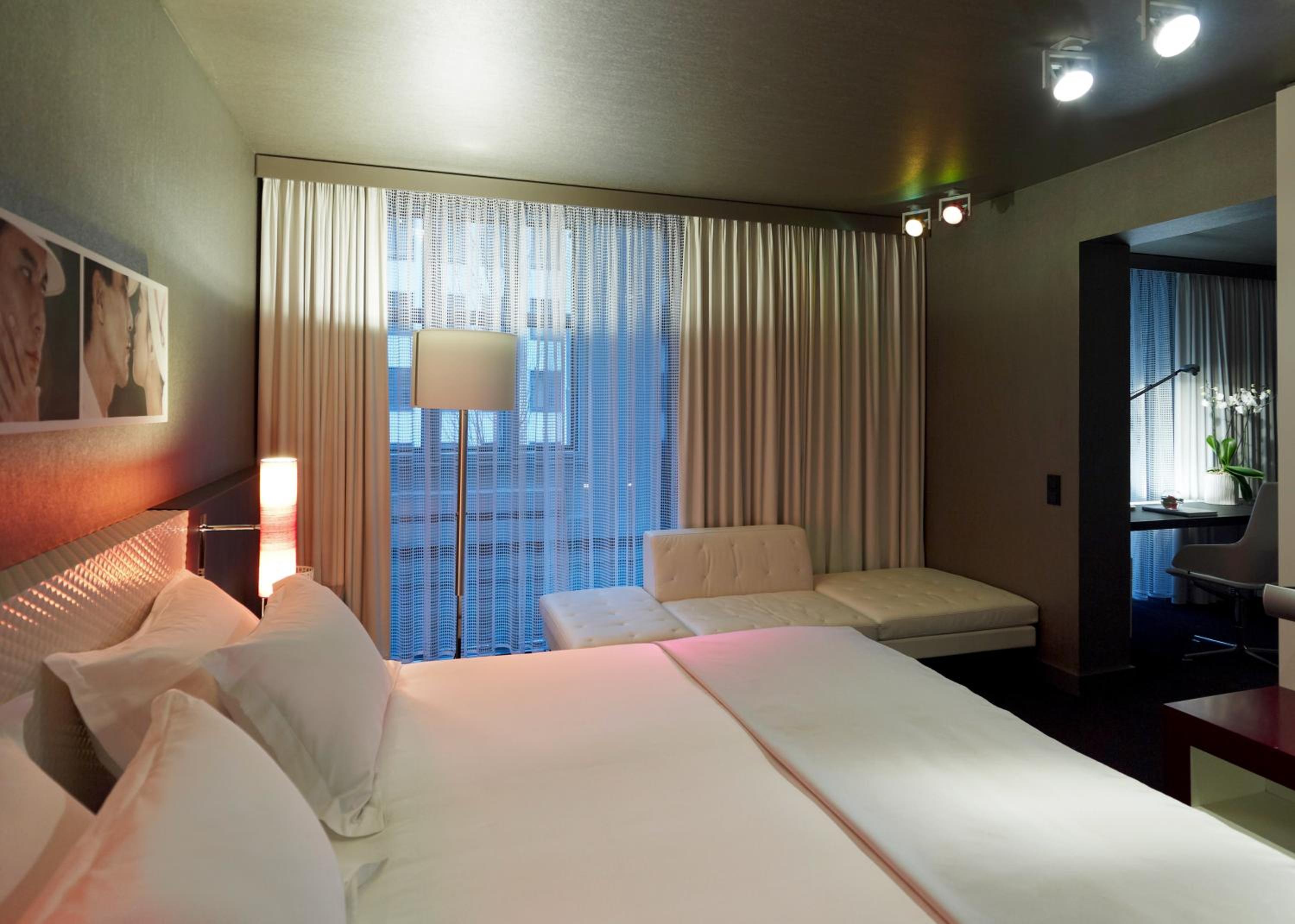 Suite, Apartment, Balcony