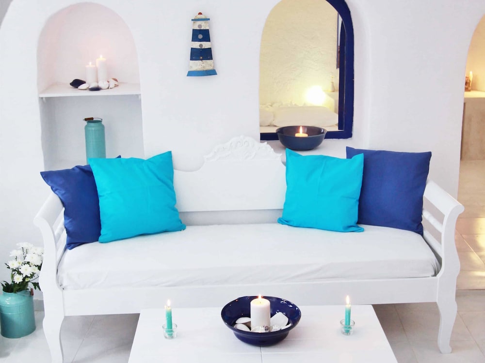 Blu Blanco Cave House 20/47