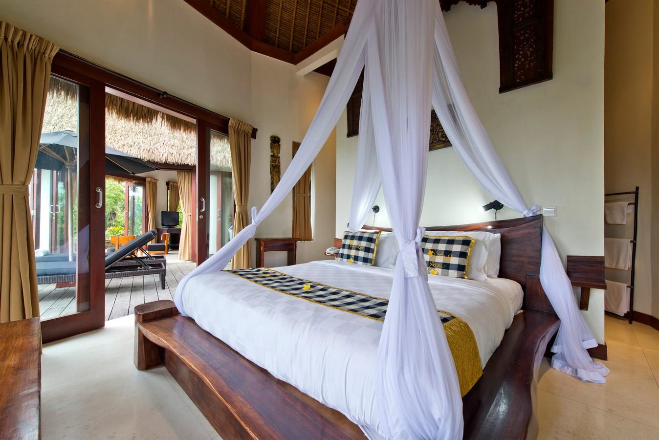 2 Bedrooms, 2 King Beds, Pool View