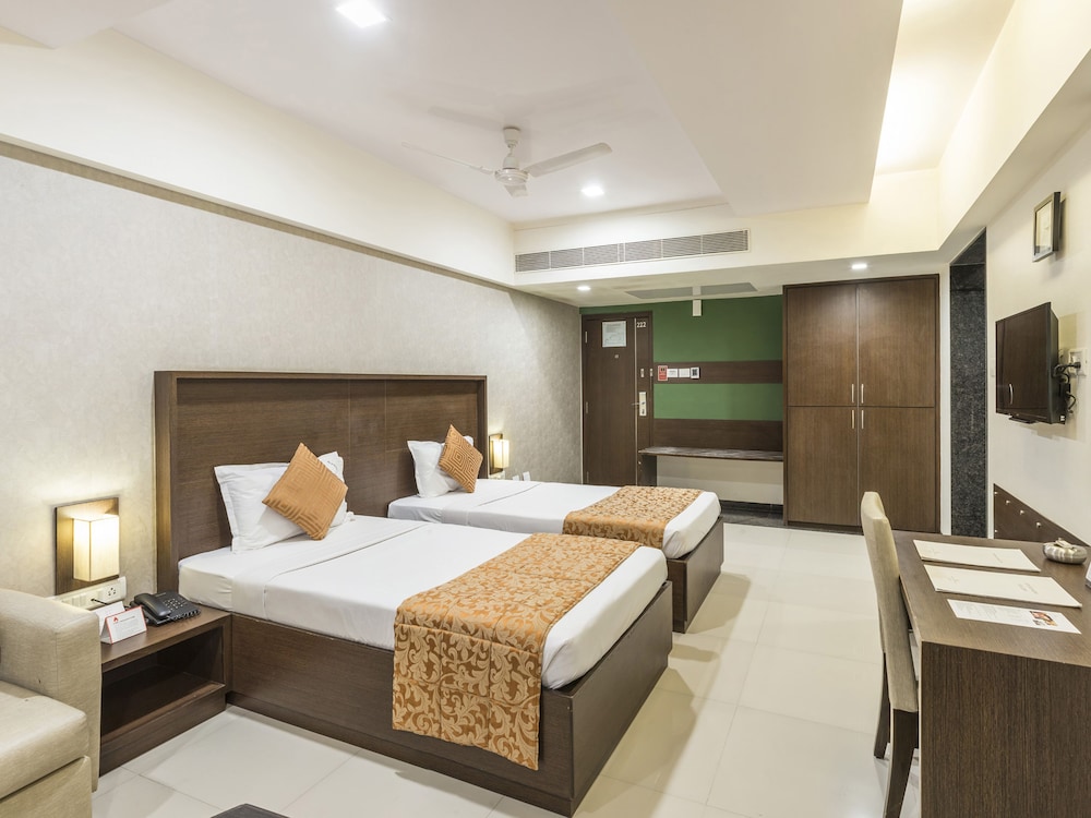 Gcc Hotel & Club 26/65