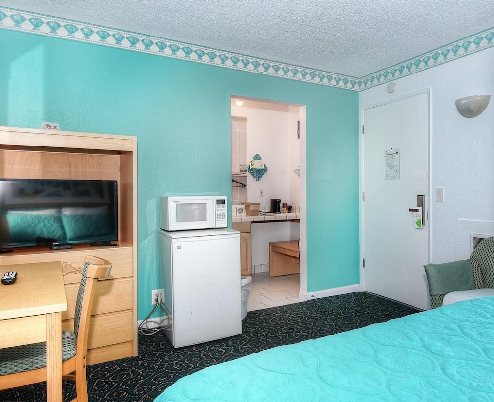 Morro Bay Sandpiper Inn 32/48