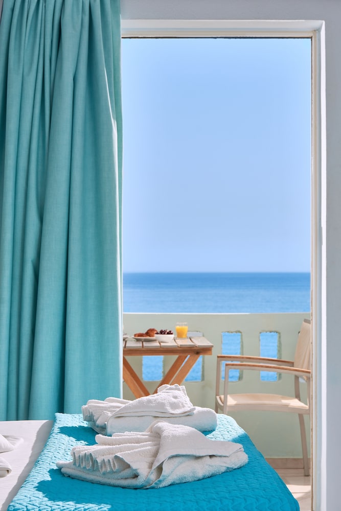 Superior, Triple, 1 Double and 1 Single Bed, Sea Front