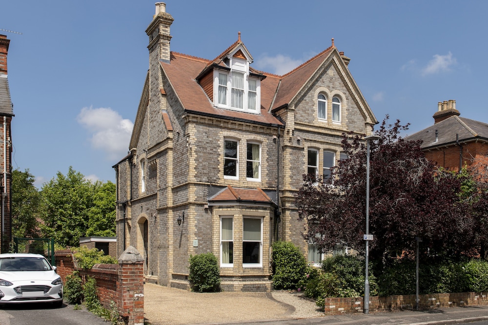 SACO Reading - Castle Crescent 1/64