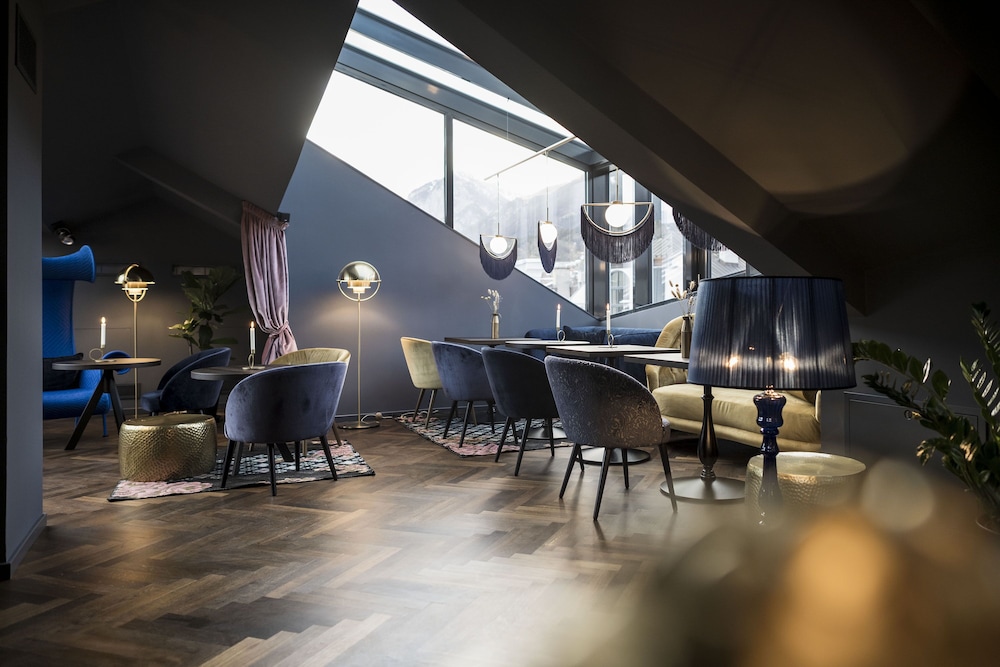 Hotel Weisses Kreuz Innsbruck 68/71