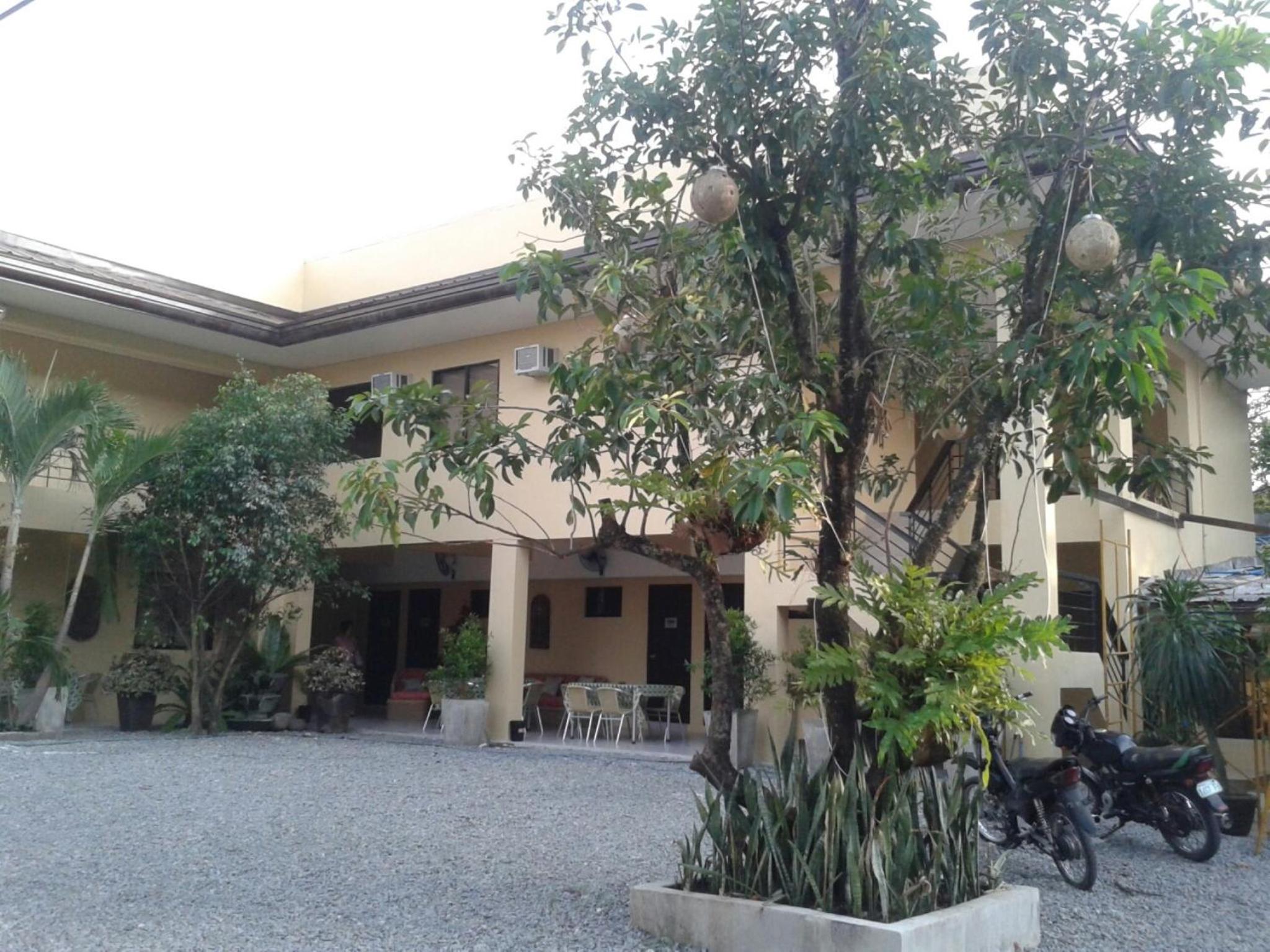11th Street Bed and Breakfast Inn in BACOLOD