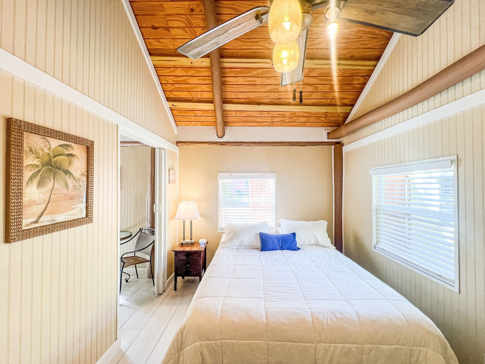 Sunset Cove Beach Resort 12/46