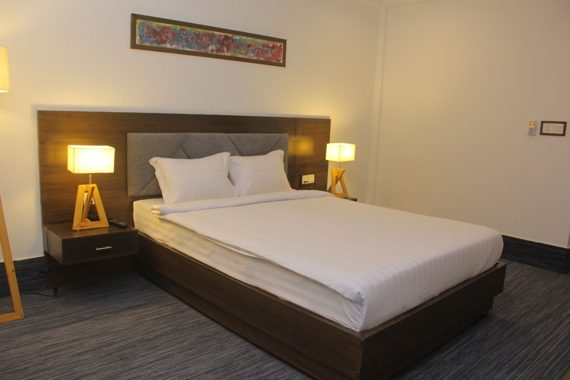 DELUXE DOUBLE ROOM