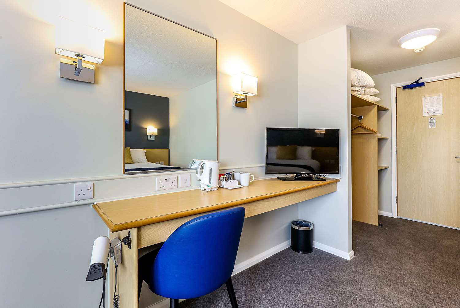Days Inn by Wyndham Fleet M3 3/5