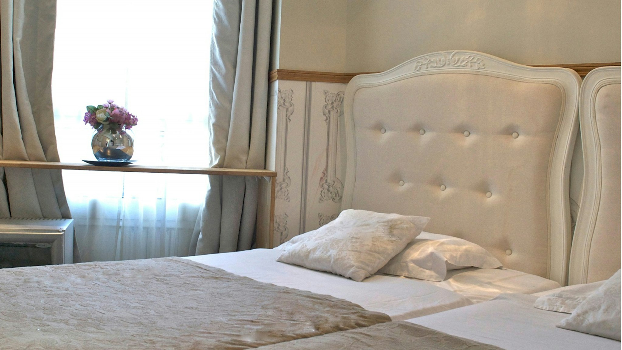 Hotel Petit Saint Honore 6/28
