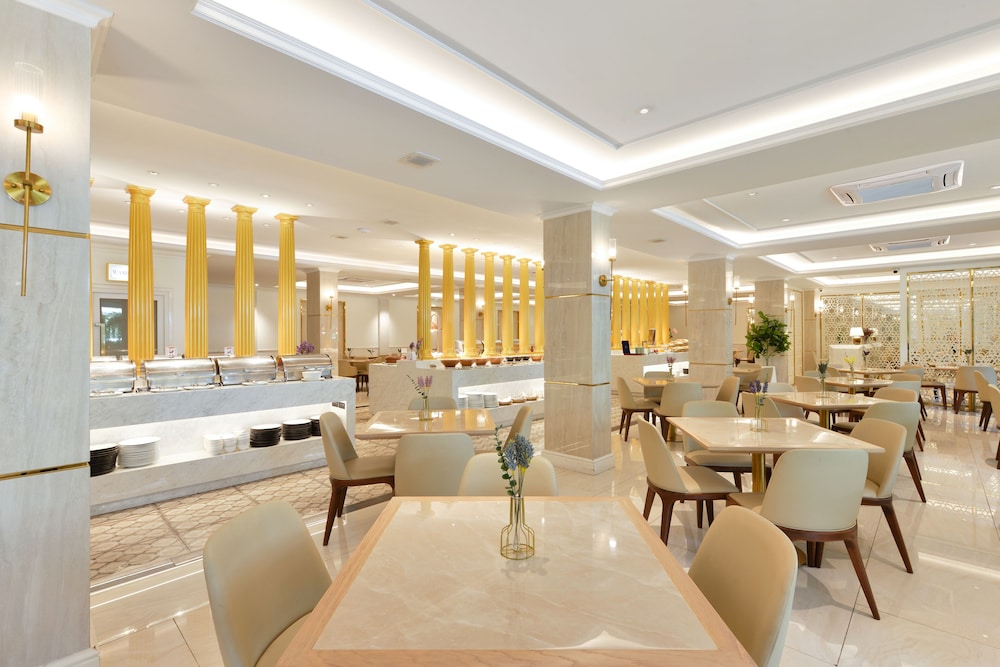 The Beverly Hotel Pattaya 62/78